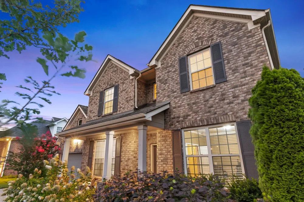 1023 Brixworth Dr Thompsons Station, TN 37179