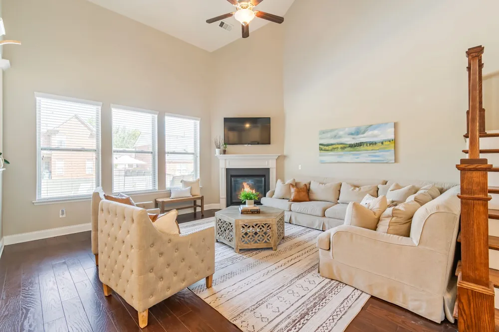1023 Brixworth Dr Thompsons Station, TN 37179