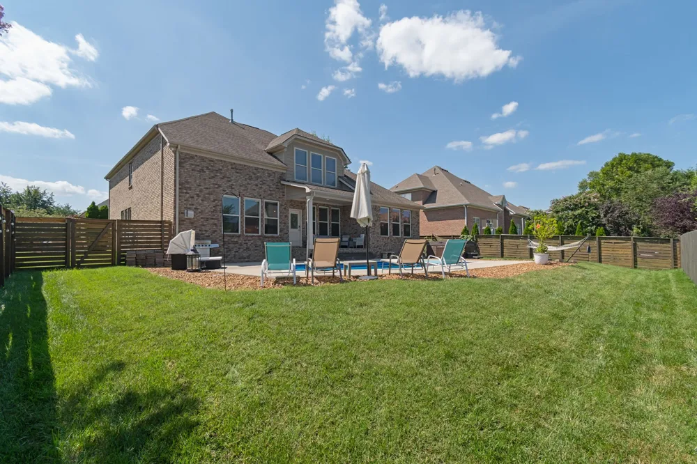 1023 Brixworth Dr Thompsons Station, TN 37179