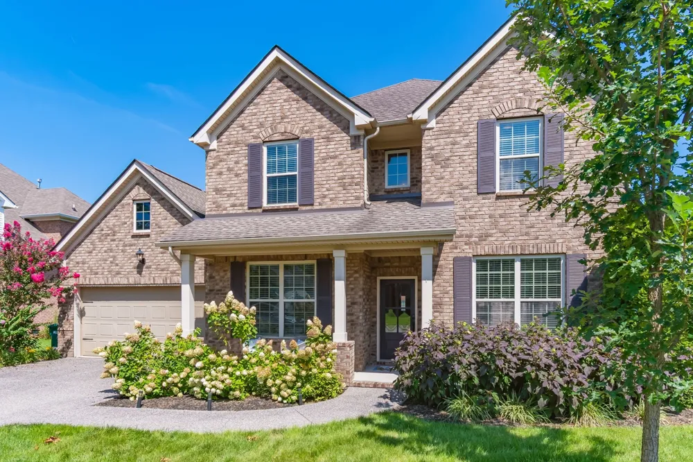 1023 Brixworth Dr Thompsons Station, TN 37179