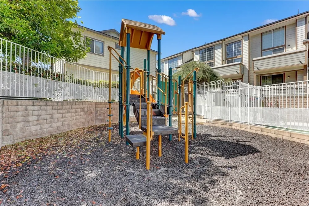 11150 Glenoaks #294 Pacoima, CA 91331