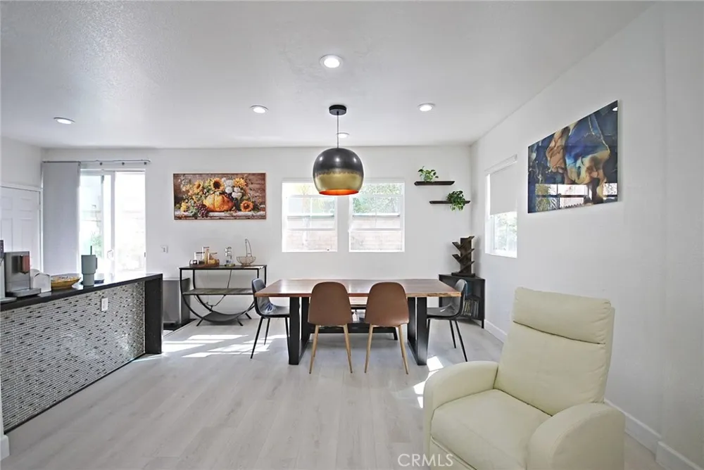 29268 Rio Lobo Way Valencia, CA 91354