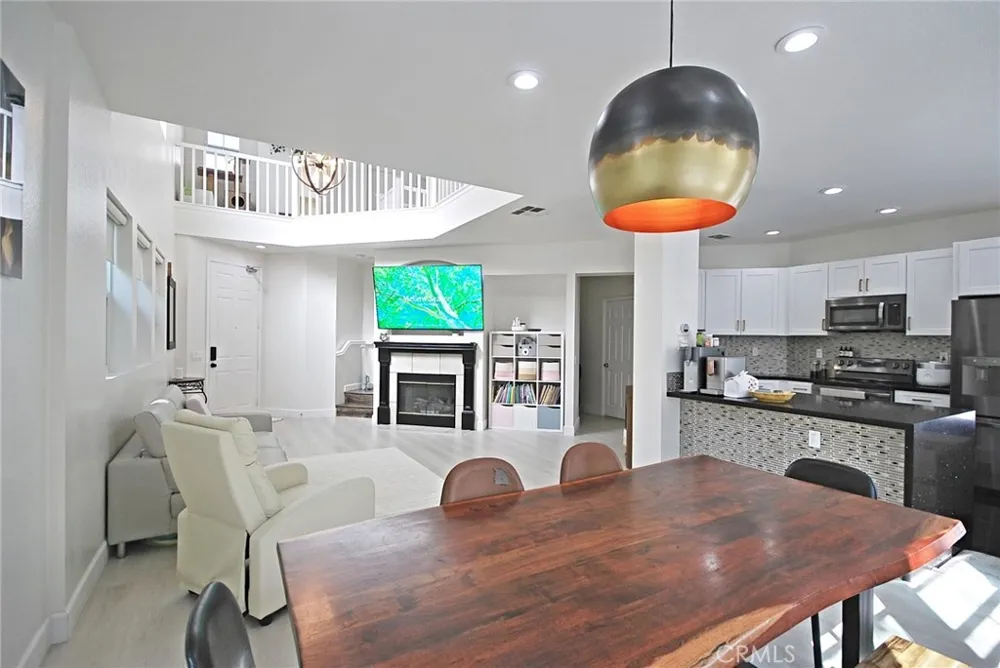 29268 Rio Lobo Way Valencia, CA 91354