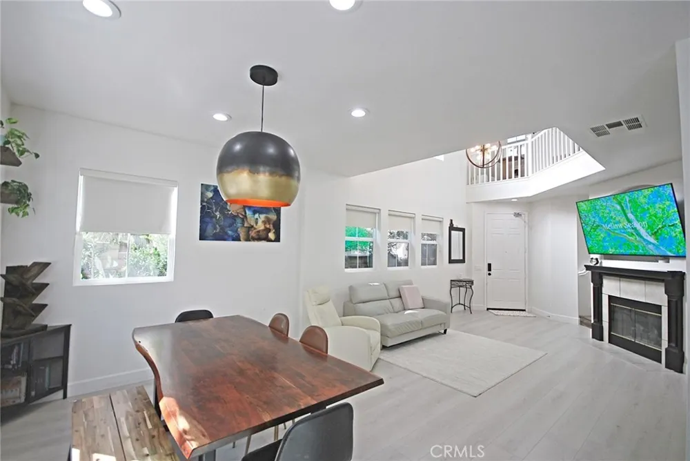 29268 Rio Lobo Way Valencia, CA 91354