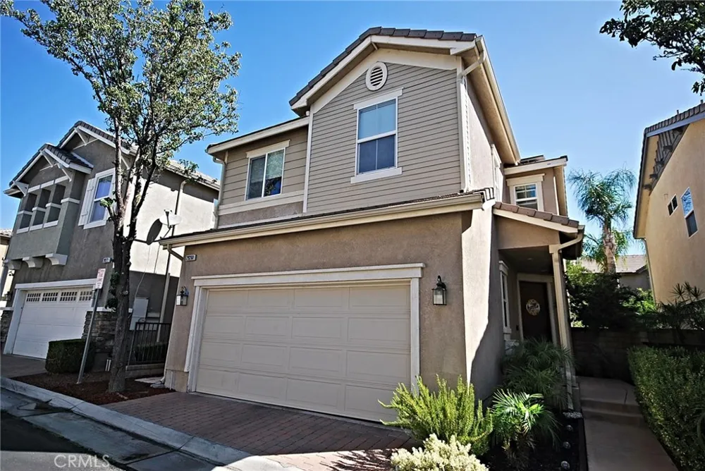 29268 Rio Lobo Way Valencia, CA 91354