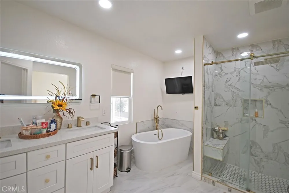 29268 Rio Lobo Way Valencia, CA 91354