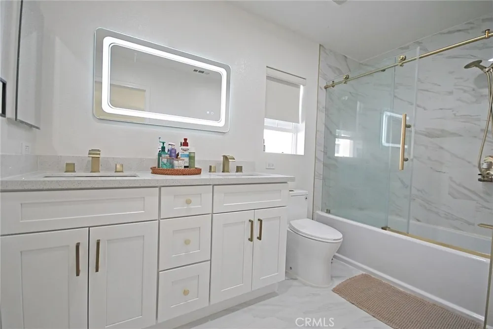 29268 Rio Lobo Way Valencia, CA 91354