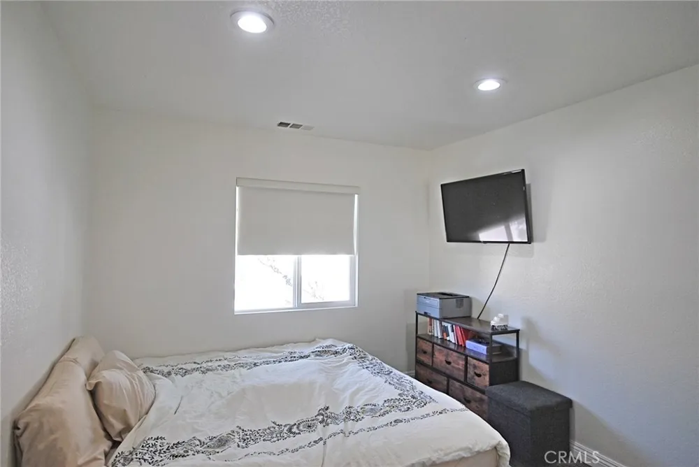 29268 Rio Lobo Way Valencia, CA 91354
