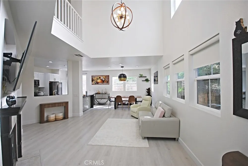 29268 Rio Lobo Way Valencia, CA 91354
