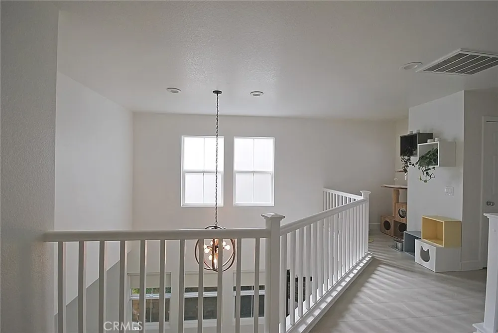 29268 Rio Lobo Way Valencia, CA 91354