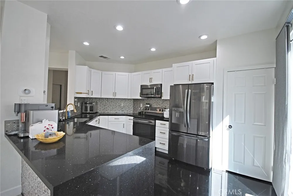 29268 Rio Lobo Way Valencia, CA 91354