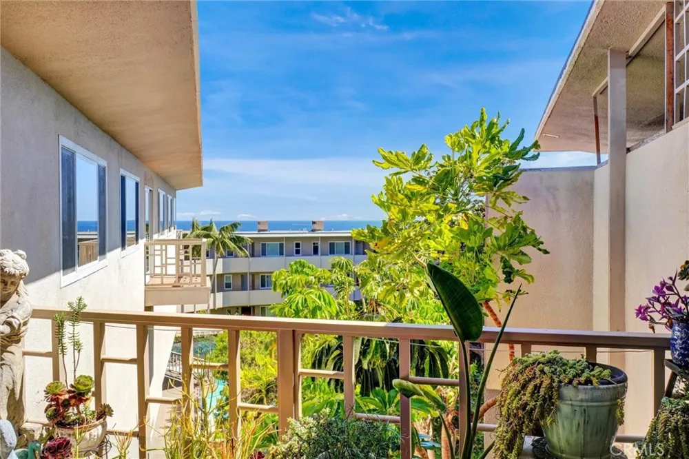 31561 Table Rock #418 Laguna Beach, CA 92651