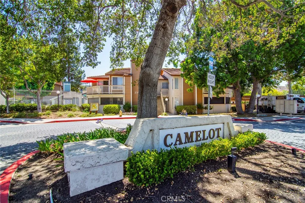 2474 Pleasant Way #K Thousand Oaks, CA 91362