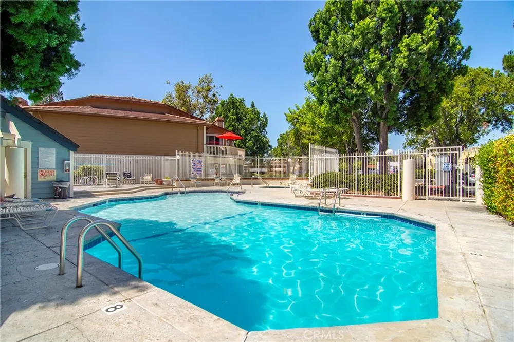2474 Pleasant Way #K Thousand Oaks, CA 91362