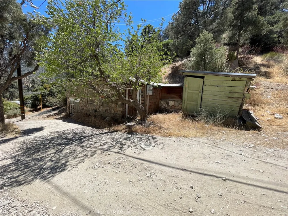 901 Manita Frazier Park, CA 93225