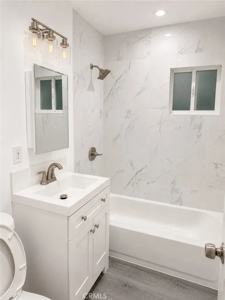 7918 Hazeltine Avenue Panorama City, CA 91402
