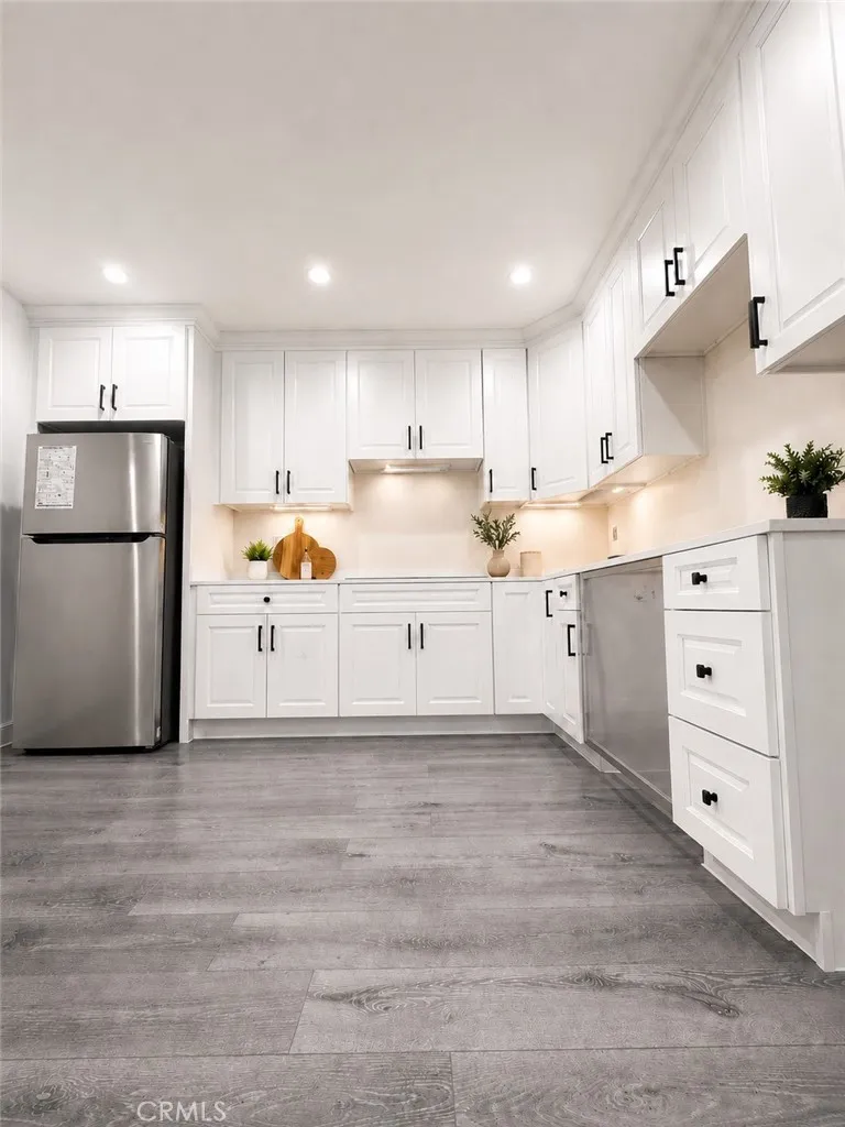 7918 Hazeltine Avenue Panorama City, CA 91402