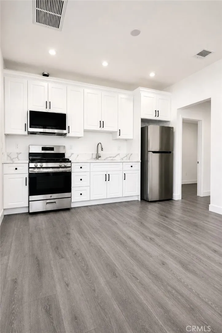 7918 Hazeltine Avenue Panorama City, CA 91402