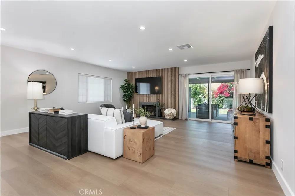 6853 Willis Avenue Van Nuys, CA 91405