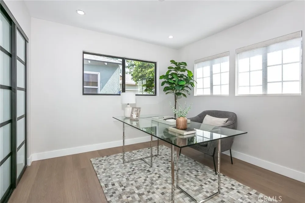6853 Willis Avenue Van Nuys, CA 91405