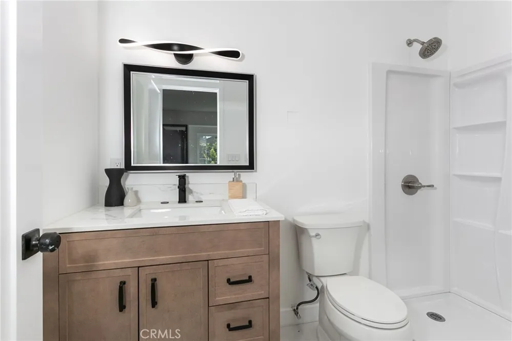6853 Willis Avenue Van Nuys, CA 91405