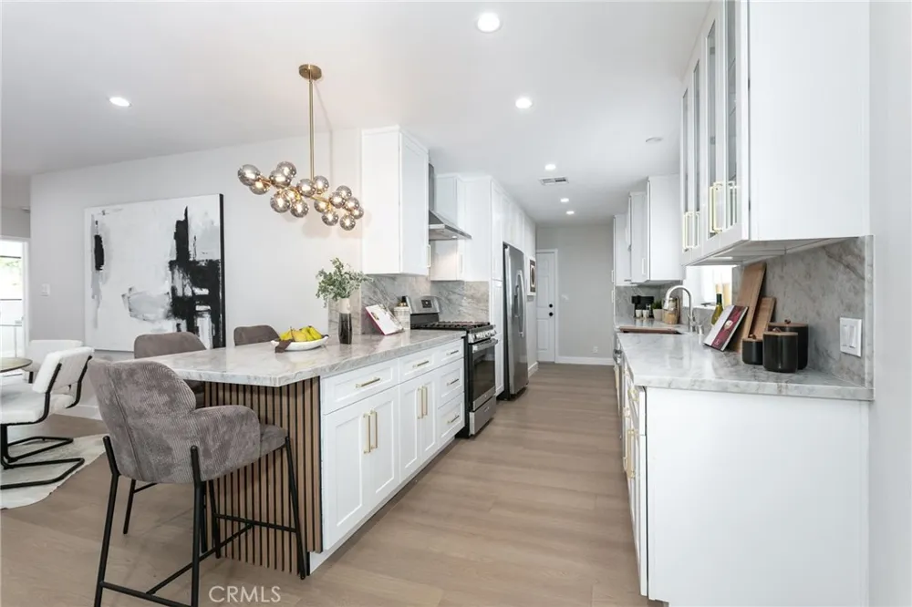6853 Willis Avenue Van Nuys, CA 91405