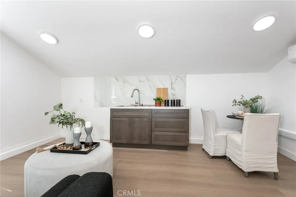 6853 Willis Avenue Van Nuys, CA 91405
