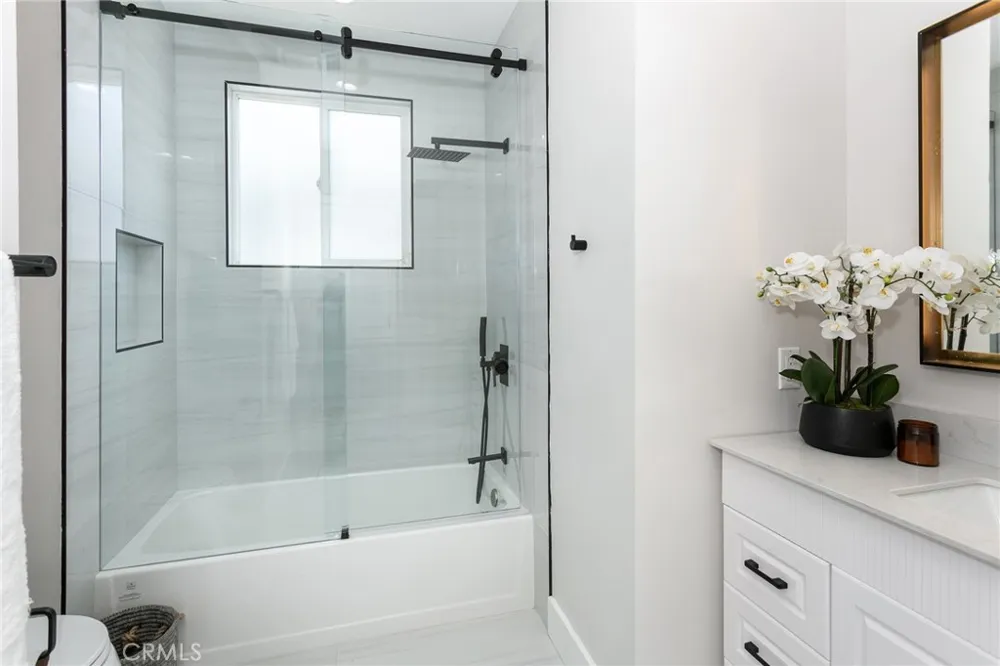 6853 Willis Avenue Van Nuys, CA 91405