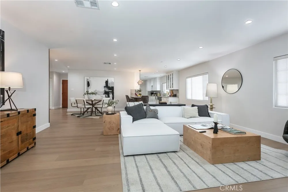 6853 Willis Avenue Van Nuys, CA 91405