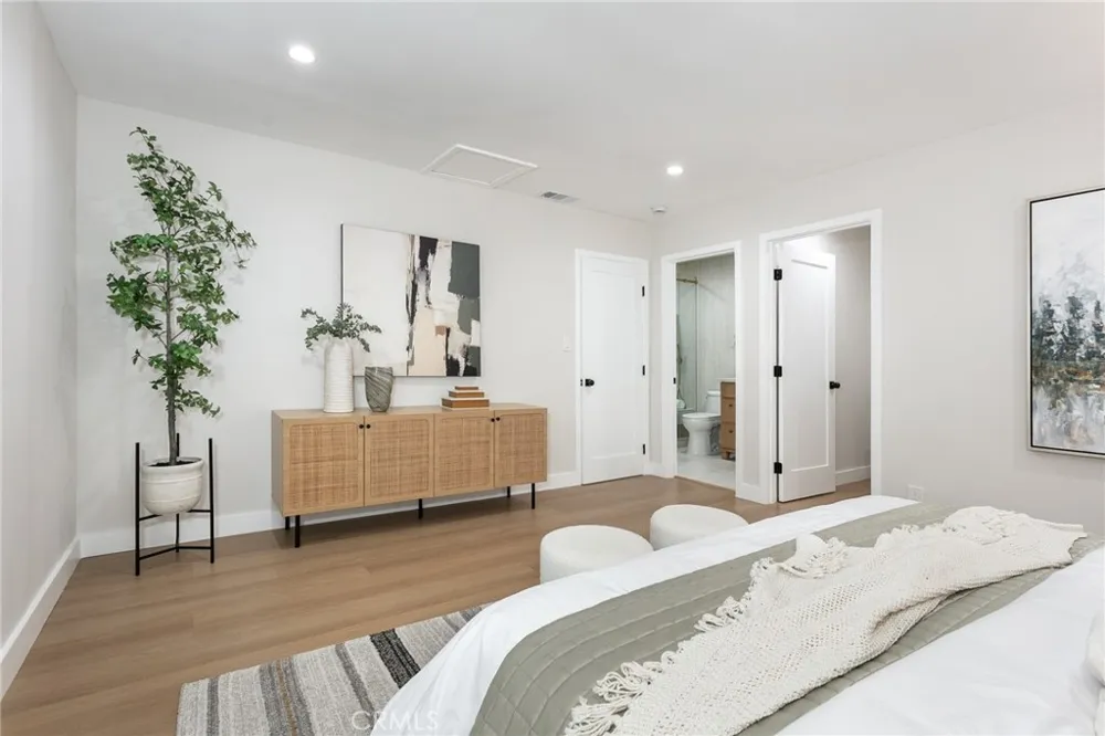 6853 Willis Avenue Van Nuys, CA 91405