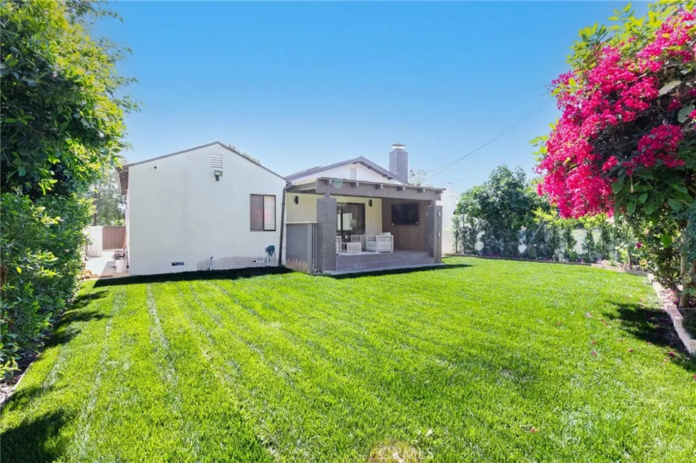 6853 Willis Avenue Van Nuys, CA 91405