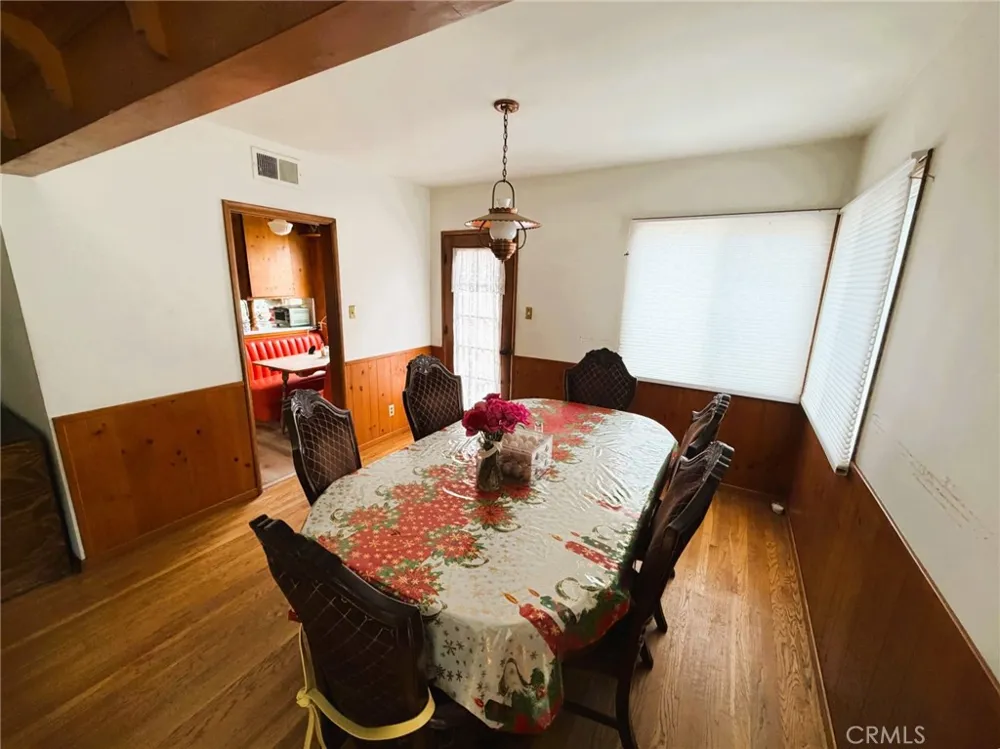 15035 Gilmore Street Van Nuys, CA 91411