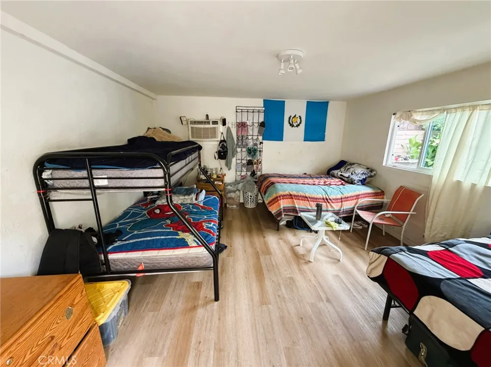15035 Gilmore Street Van Nuys, CA 91411