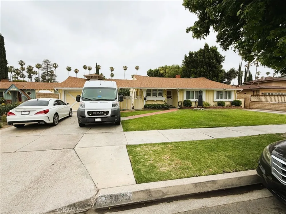 15035 Gilmore Street Van Nuys, CA 91411