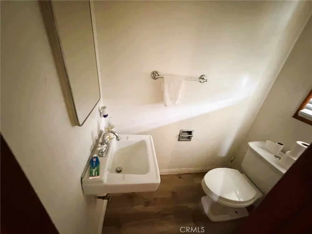 15035 Gilmore Street Van Nuys, CA 91411