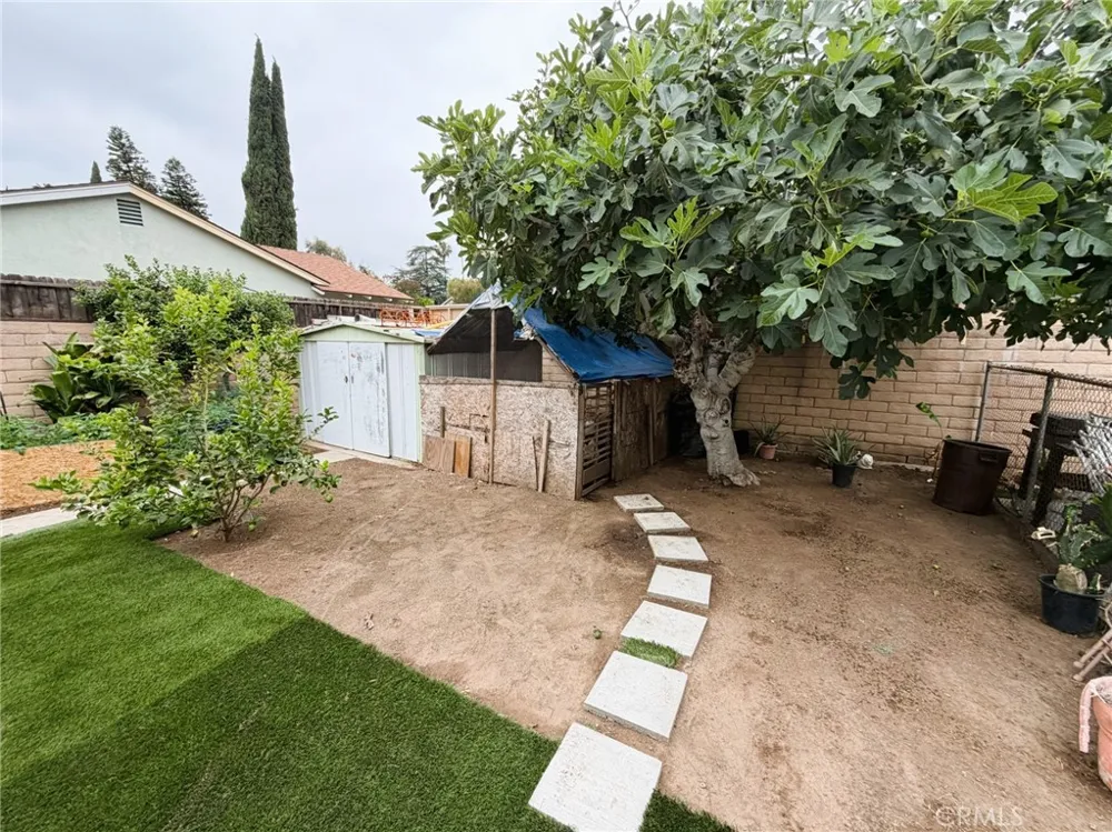 15035 Gilmore Street Van Nuys, CA 91411