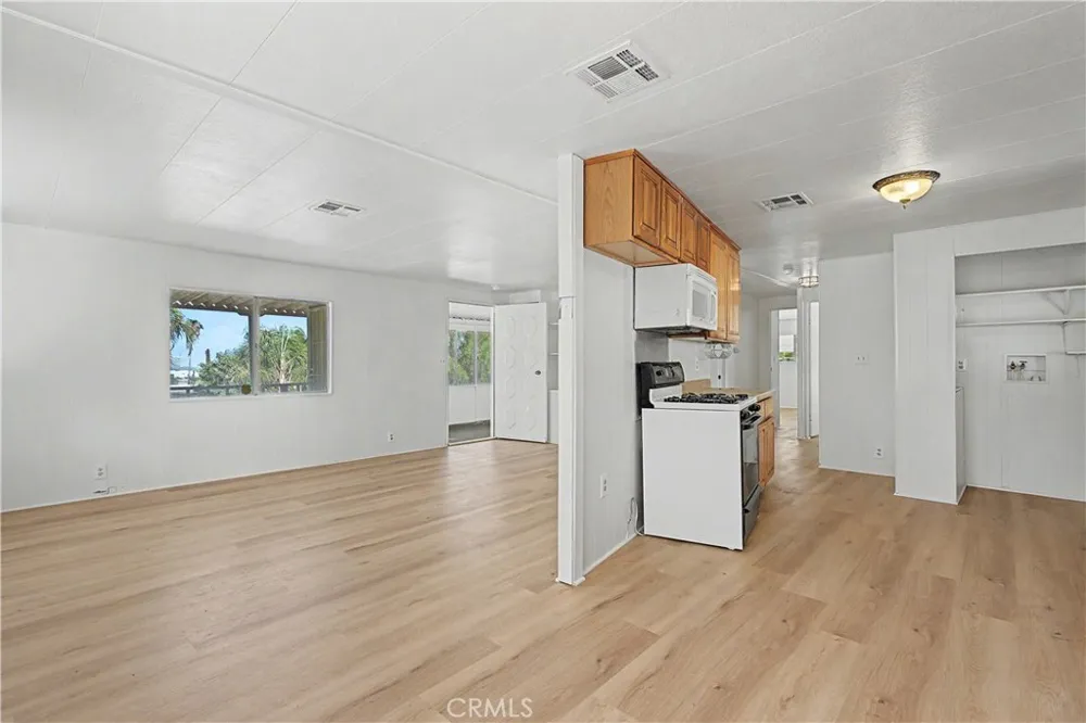 18580 Decker Perris, CA 92570