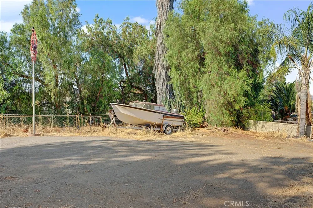 18580 Decker Perris, CA 92570