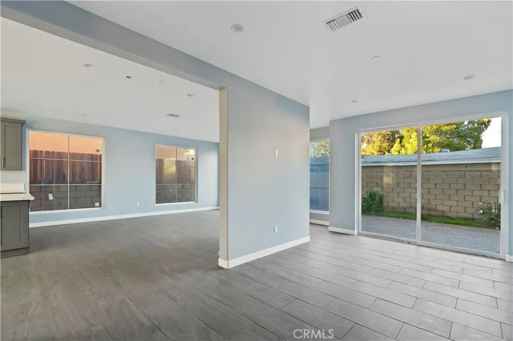 20811 W Seeasons Lane Winnetka, CA 91306