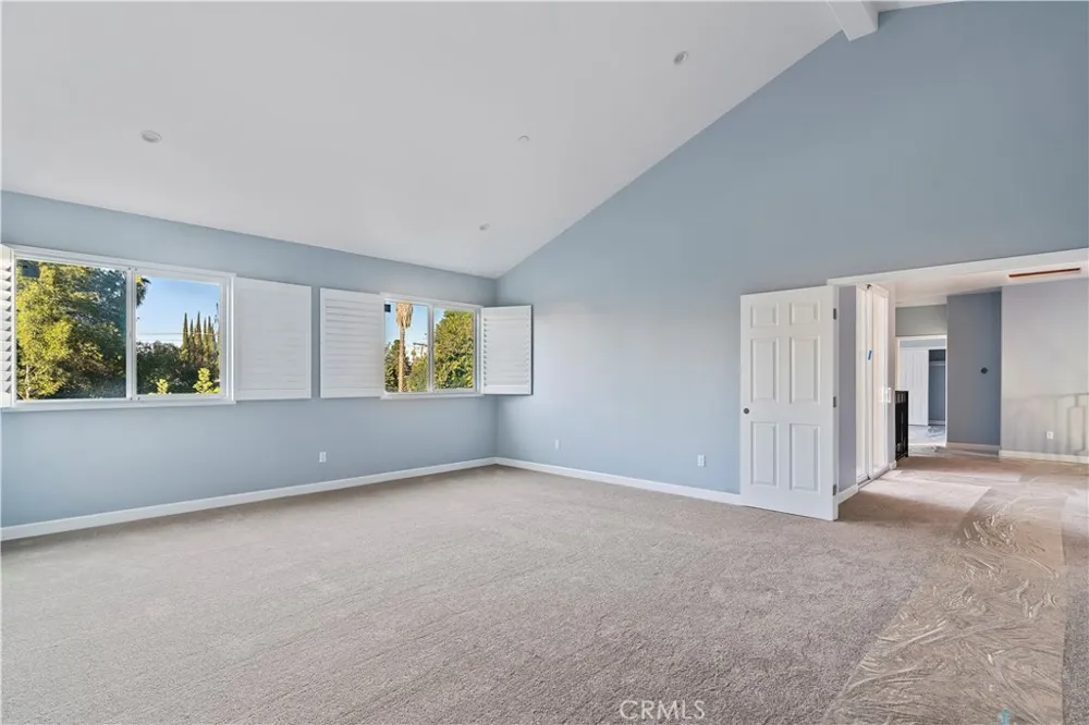 20811 W Seeasons Lane Winnetka, CA 91306