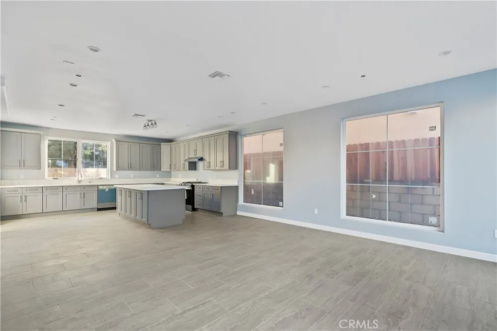 20811 W Seeasons Lane Winnetka, CA 91306
