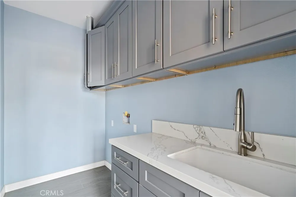20811 W Seeasons Lane Winnetka, CA 91306