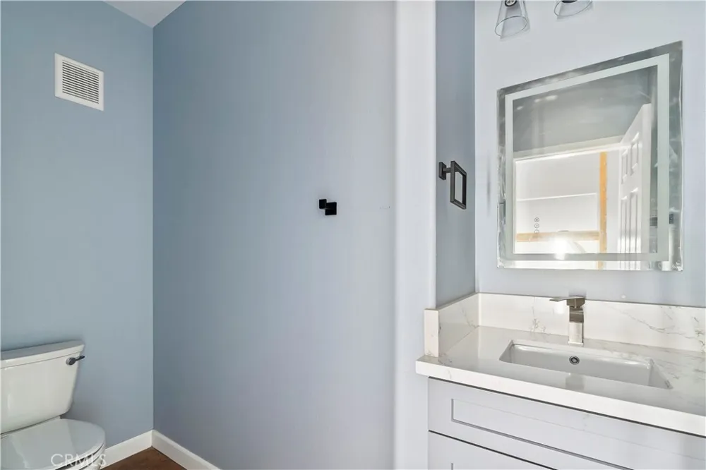 20811 W Seeasons Lane Winnetka, CA 91306