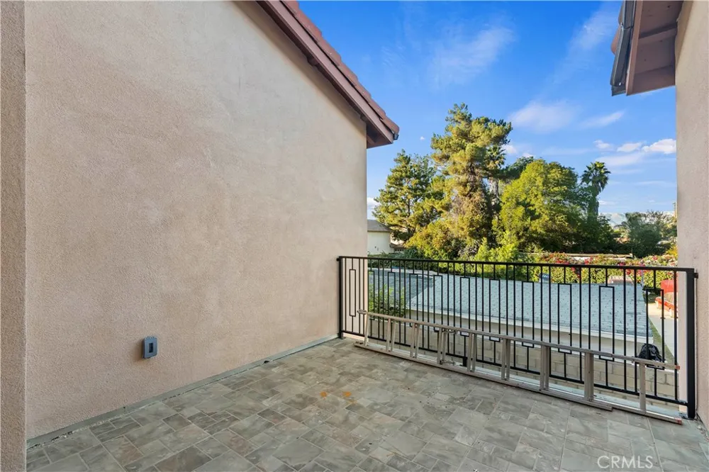 20811 W Seeasons Lane Winnetka, CA 91306