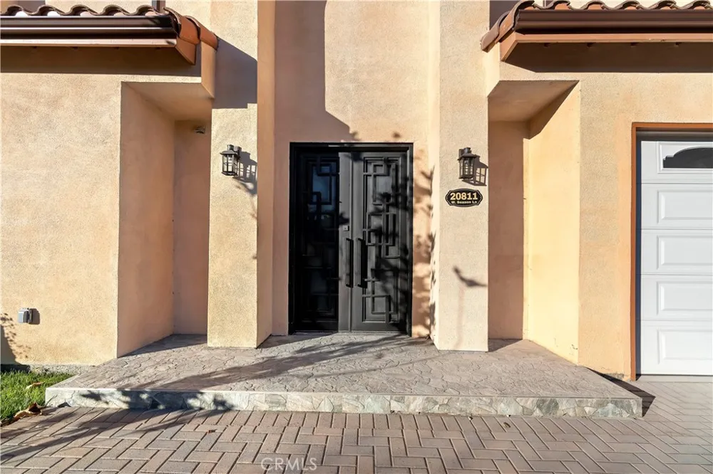 20811 W Seeasons Lane Winnetka, CA 91306