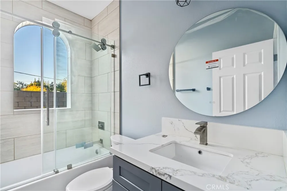 20811 W Seeasons Lane Winnetka, CA 91306