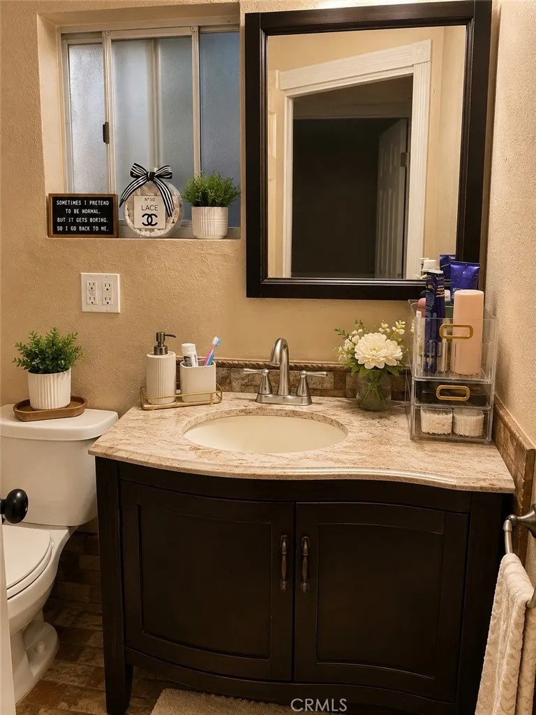 9317 Thompson Chatsworth, CA 91311