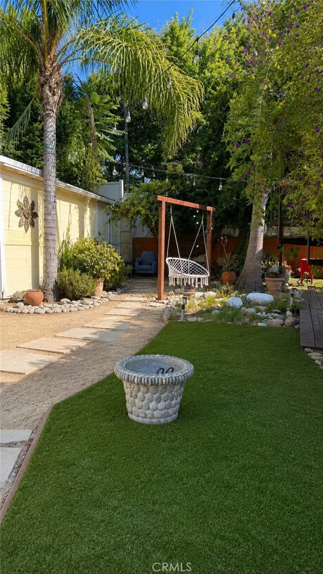 9317 Thompson Chatsworth, CA 91311