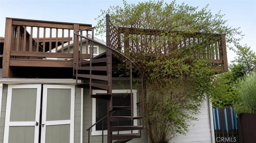 9317 Thompson Chatsworth, CA 91311