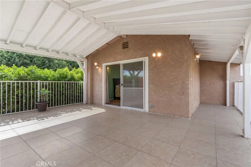 9340 Burnet North Hills, CA 91343